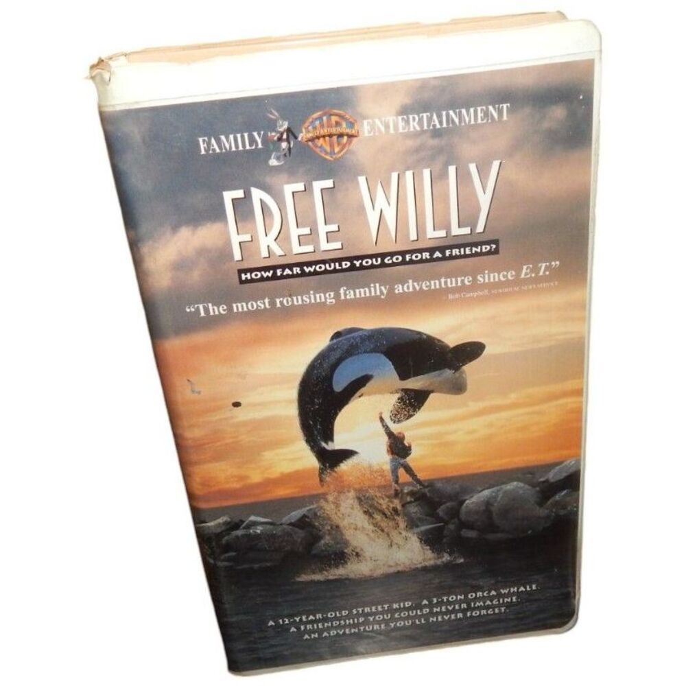 FREE WILLY vintage 1993 VHS movie film in original plastic clamshell case